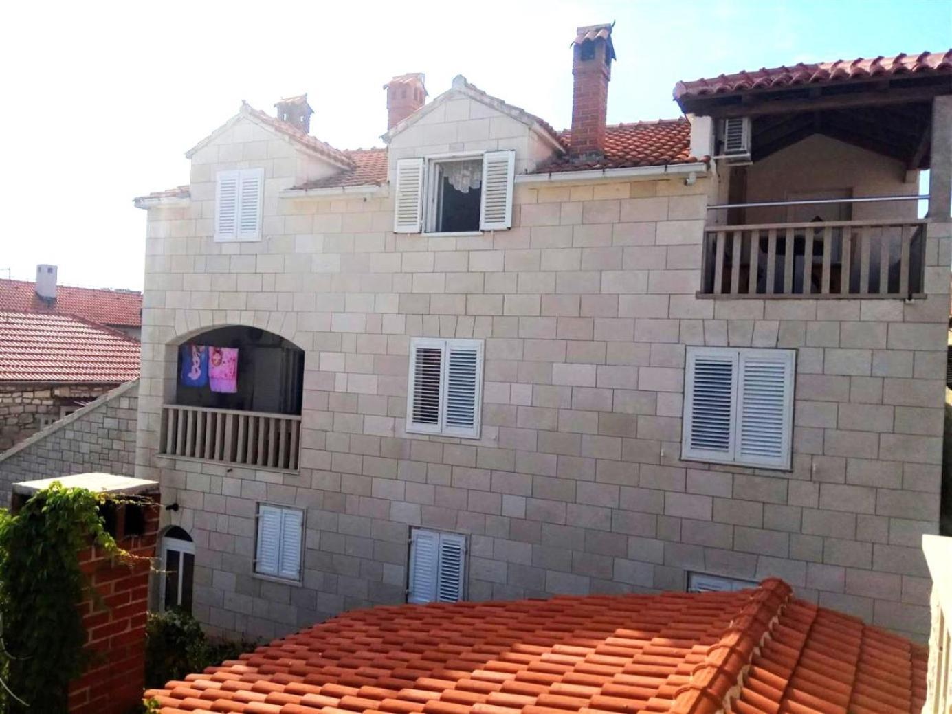 Apartmani Banic Postira Buitenkant foto