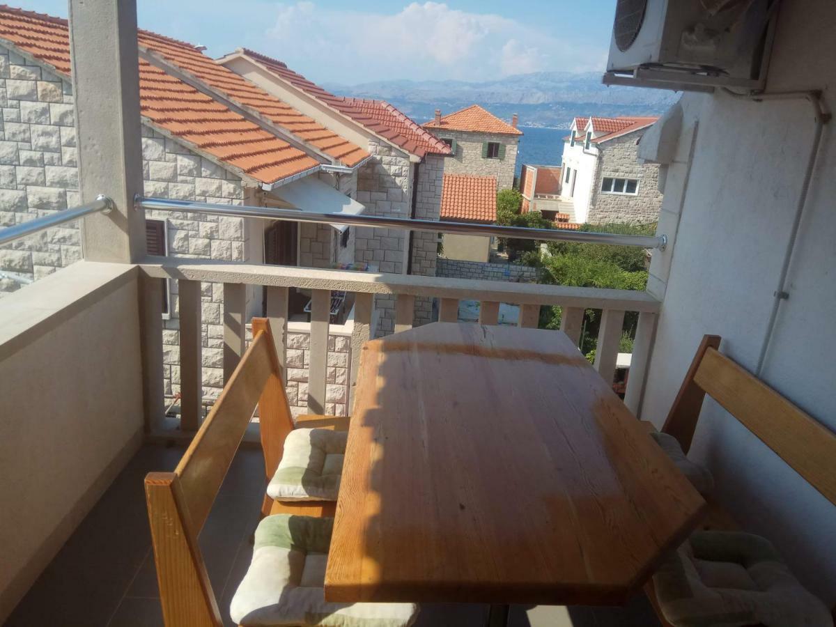 Apartmani Banic Postira Buitenkant foto